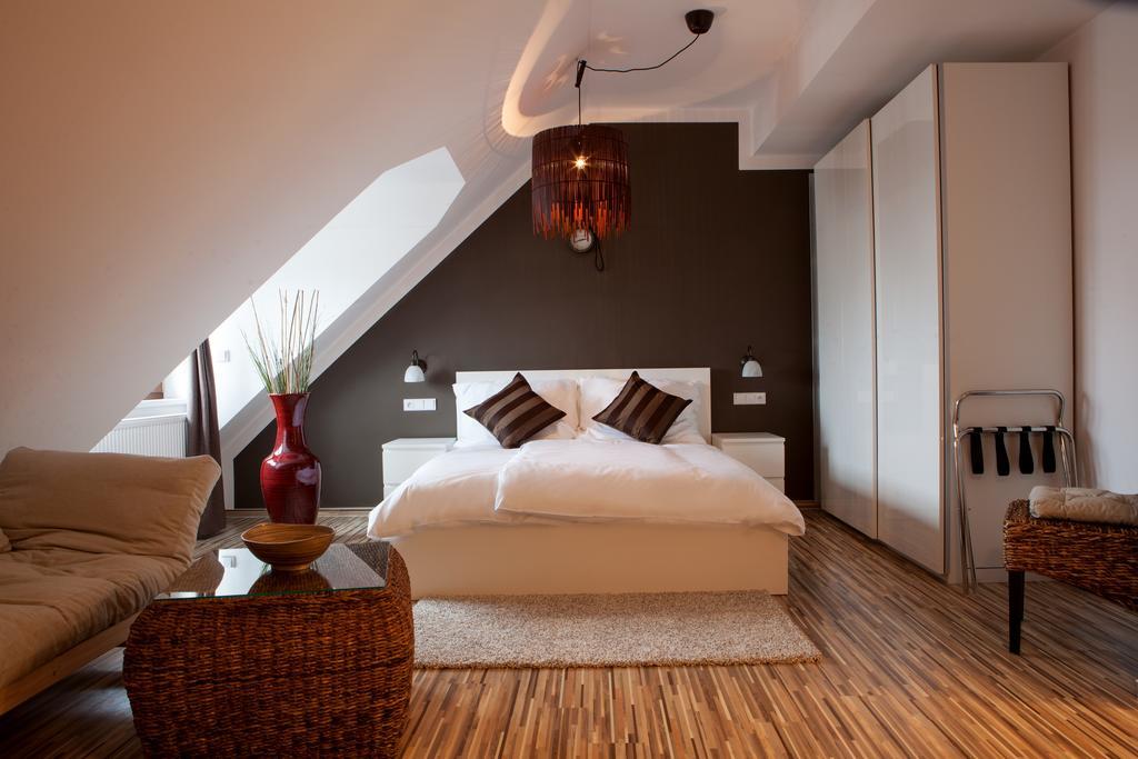 Hotel Koruna Chlumec nad Cidlinou Εξωτερικό φωτογραφία