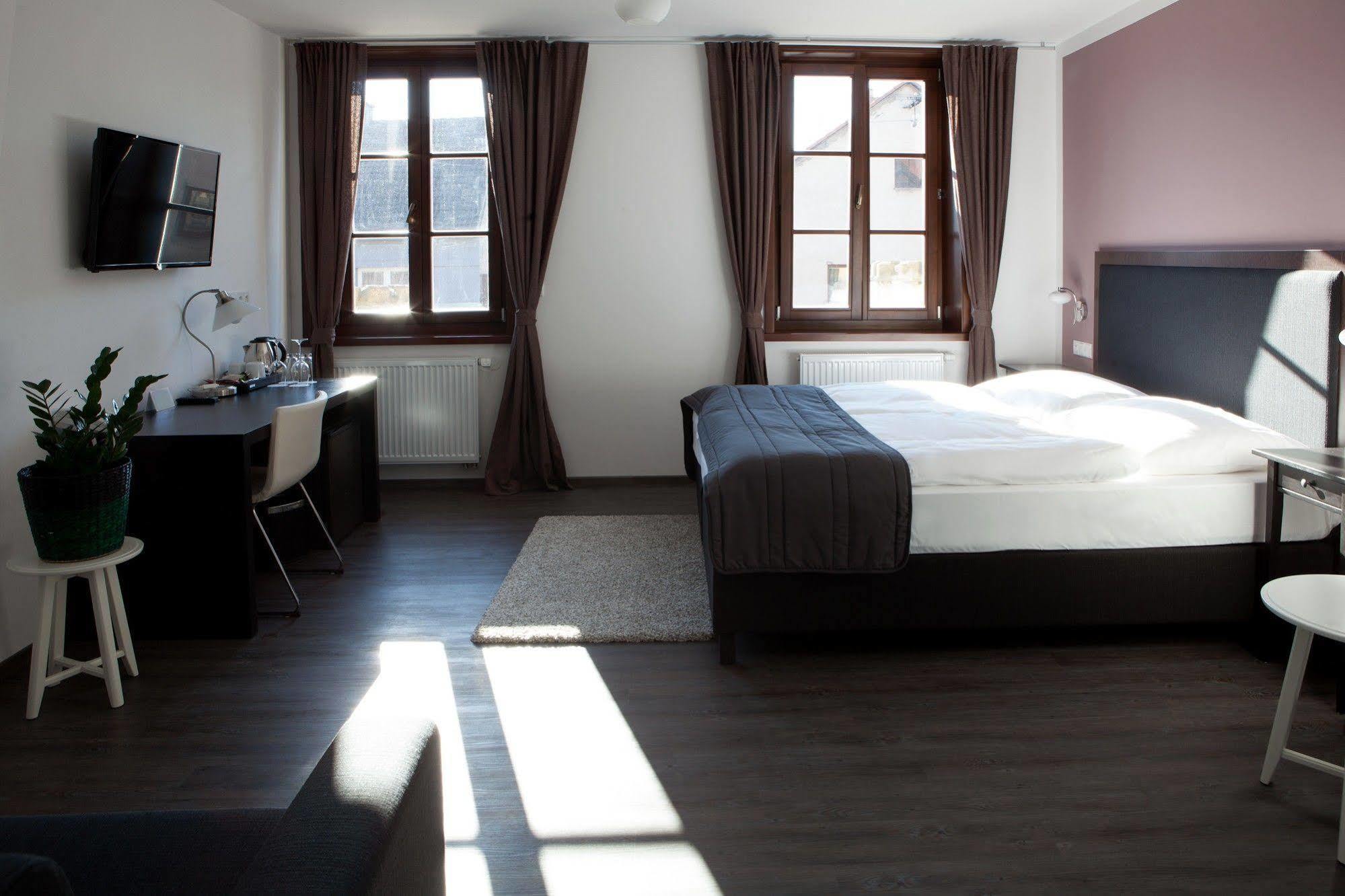 Hotel Koruna Chlumec nad Cidlinou Εξωτερικό φωτογραφία
